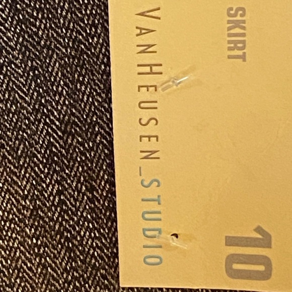 Van Heusen skirt - Picture 3 of 4